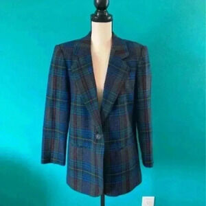 Vintage Savannah wool blue and red blazer in size 8 petite